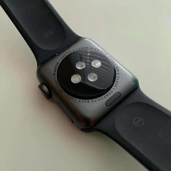 Series 3 (38mm) Apple Watch - Picture 2 of 2